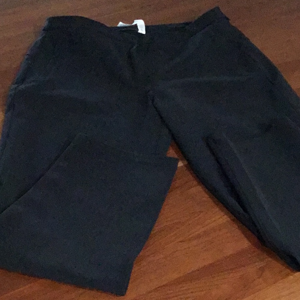 Lululemon high rise straight leg pants with zippered pockets